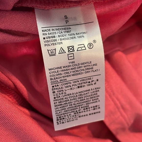 NWT Banana Republic Sleeveless Shirt SZ S Stretchy Double Layer in Front Pink - Picture 9 of 9